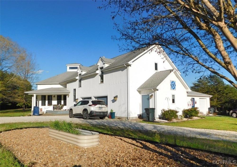 Currently Displayed Property Photo