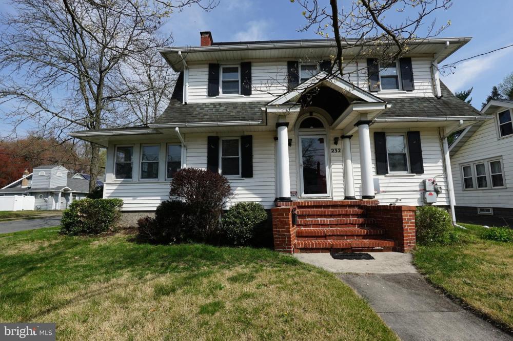 Currently Displayed Property Photo