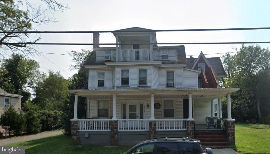Currently Displayed Property Photo
